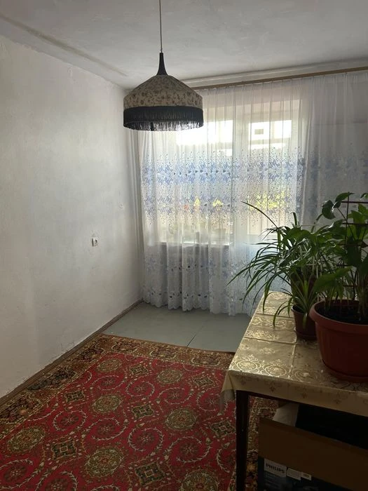 Продам 2-х комнатную " Чешку" в Центре