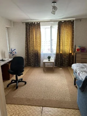 Продам 2-х комнатную " Чешку" в Центре