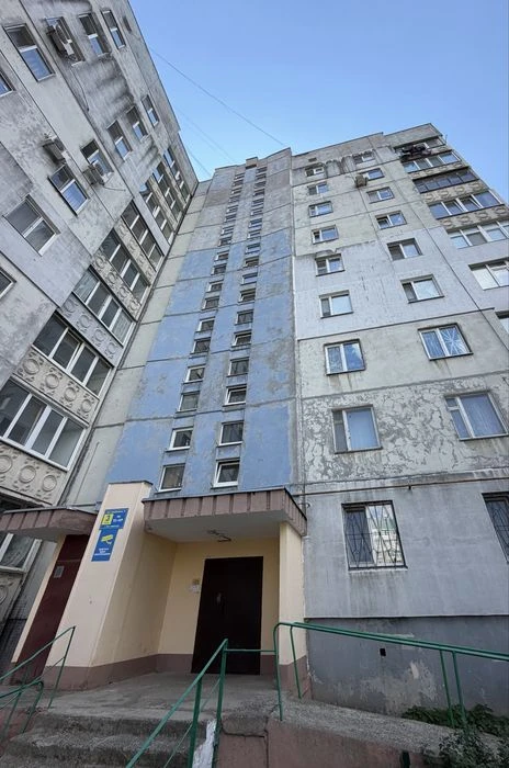 Продаж 2 кк на Новобузькій з ремонтом