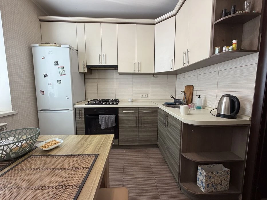 Продаж 2 кк на Новобузькій з ремонтом