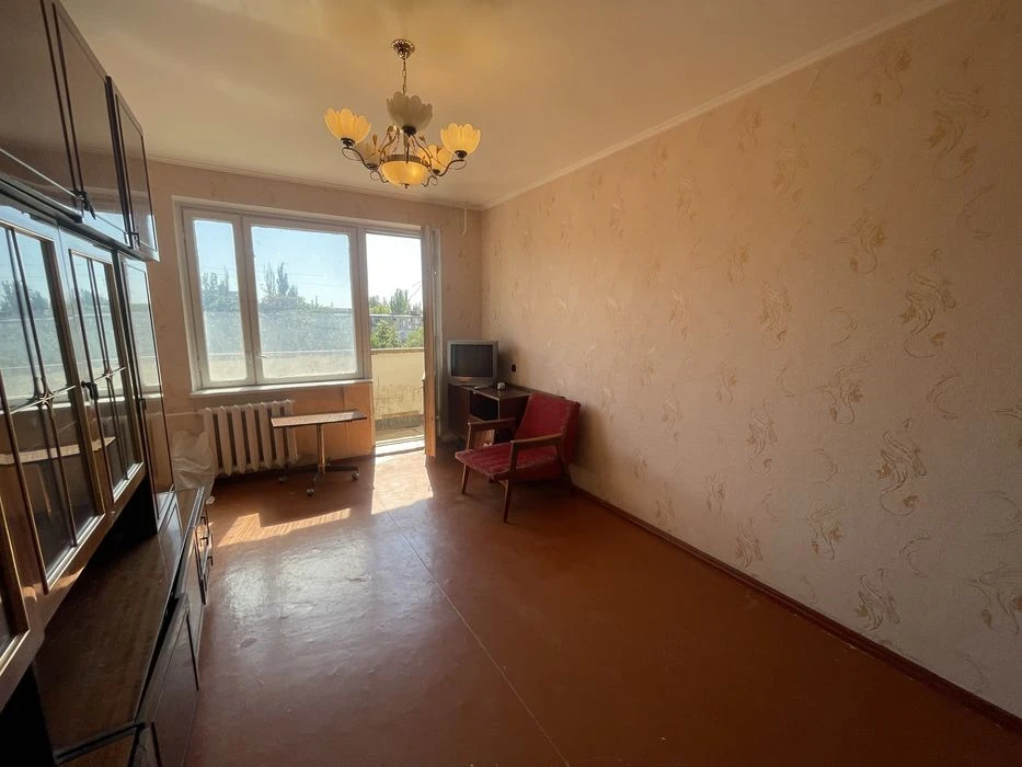 Продам трикімнатну квартиру на Електронній!