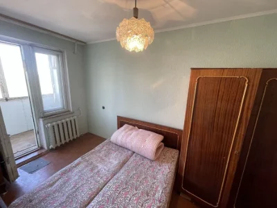 Продам трикімнатну квартиру на Електронній!