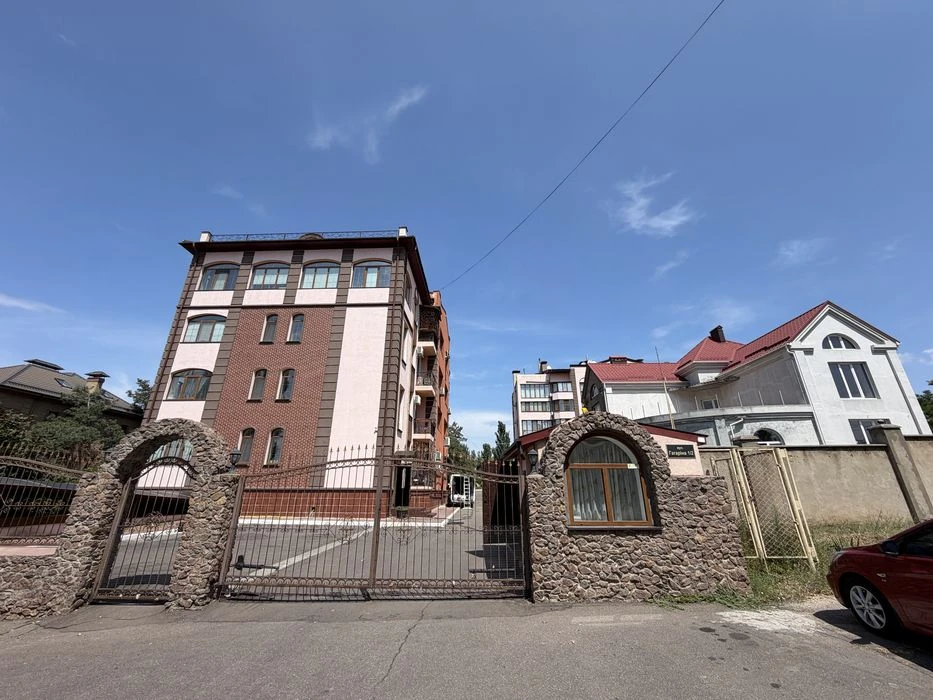 Продаж 2 кк у новобудові з терасою 30 кв метрів