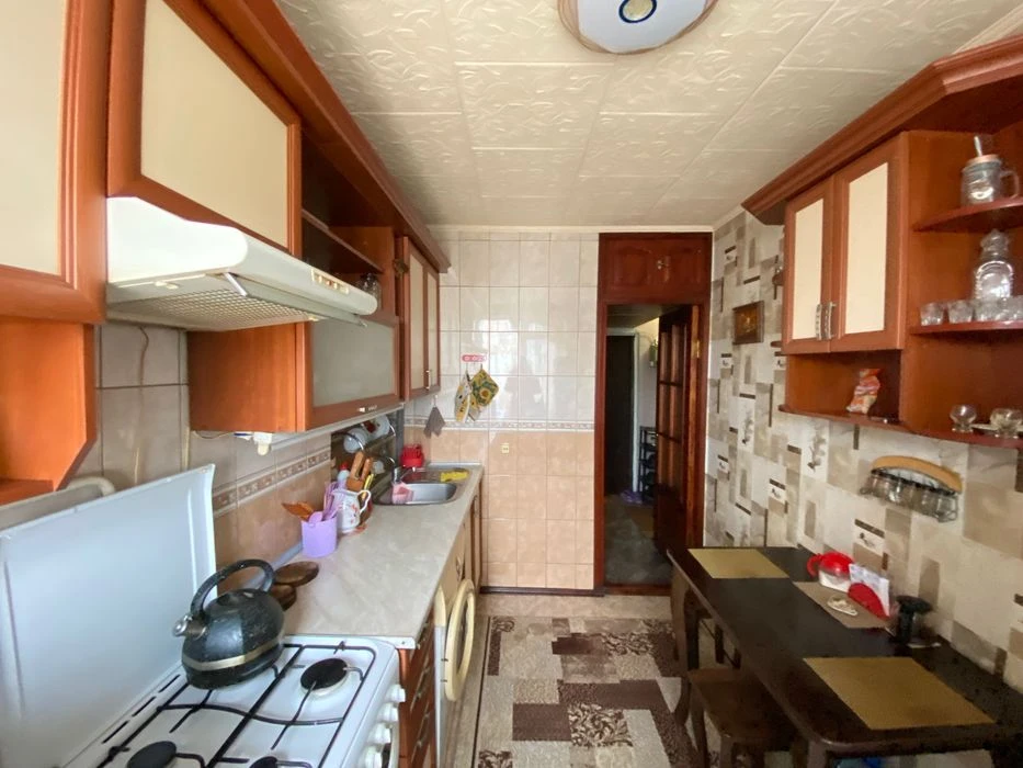 Продаж трикімнатної квартири в Лісках (л1)
