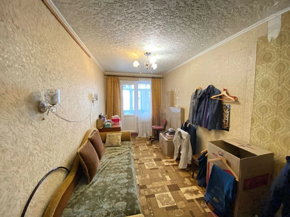 Продаж трикімнатної квартири в Лісках (л1)