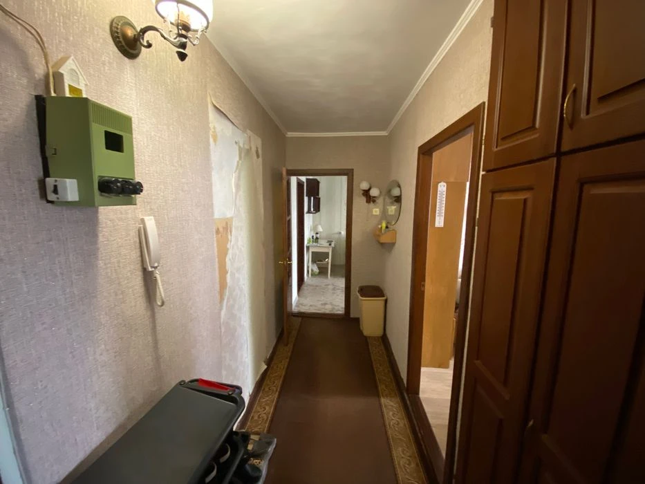 Продаж трикімнатної квартири в Лісках (л1)