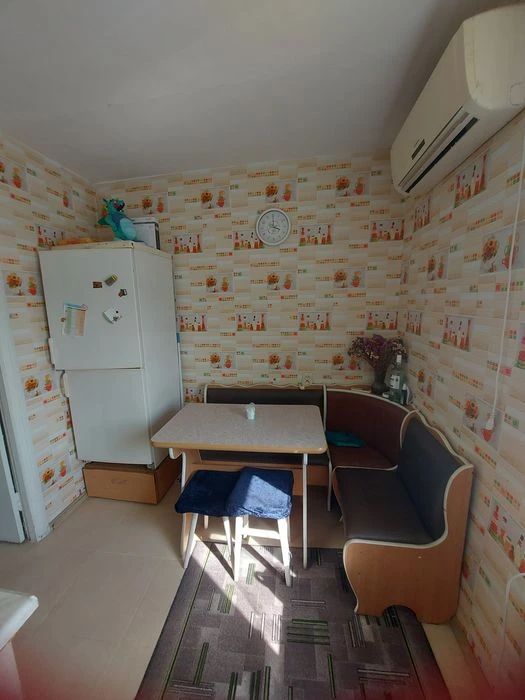 Продаєтся 1к.к  Театральна