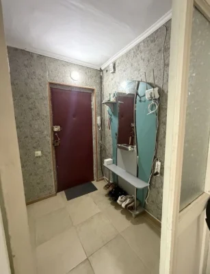 Продаєтся 1к.к  Театральна