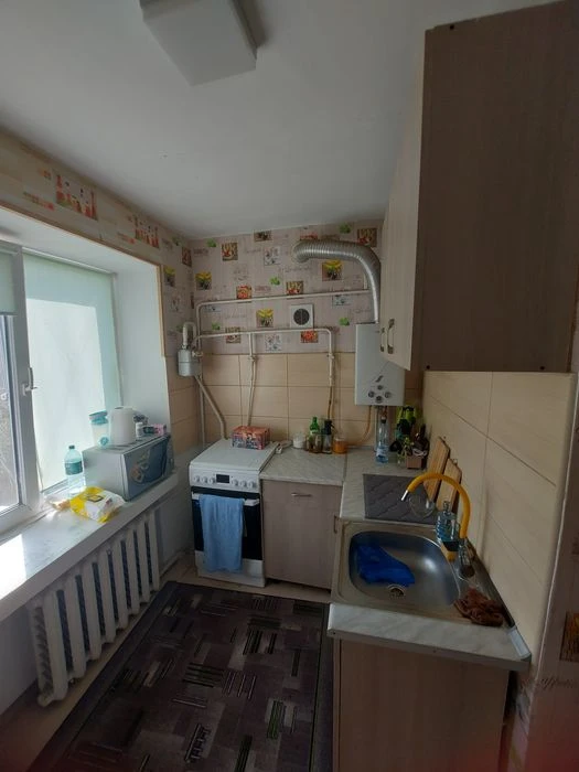 Продаєтся 1к.к  Театральна