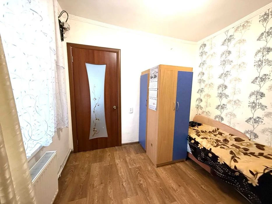 Продаю двокімнатну квартиру на землі. Центр.  Фасад. Жилкоп