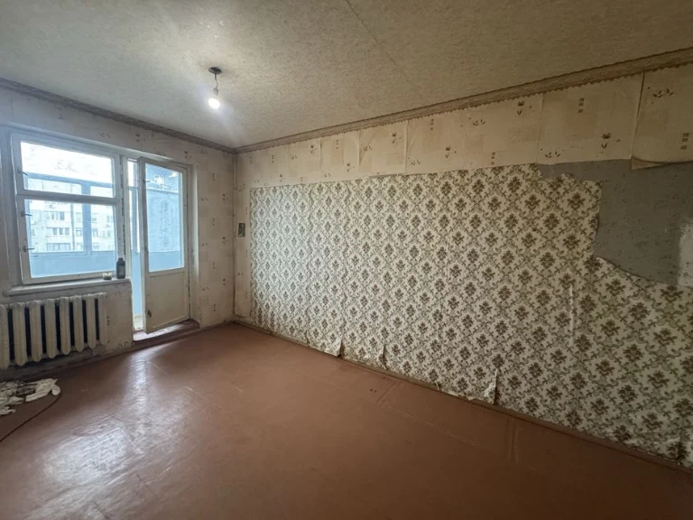 Продаю 1 комнатную квартиру на 12 продольной и1