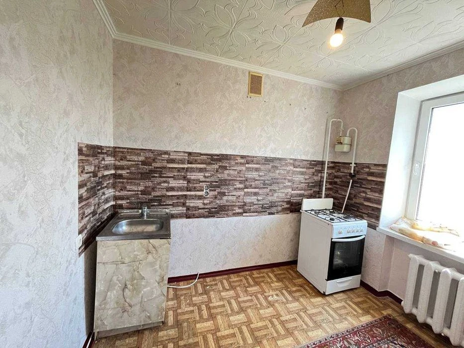 Продам чисту охайну  1 к/к, в районі «Велам»
