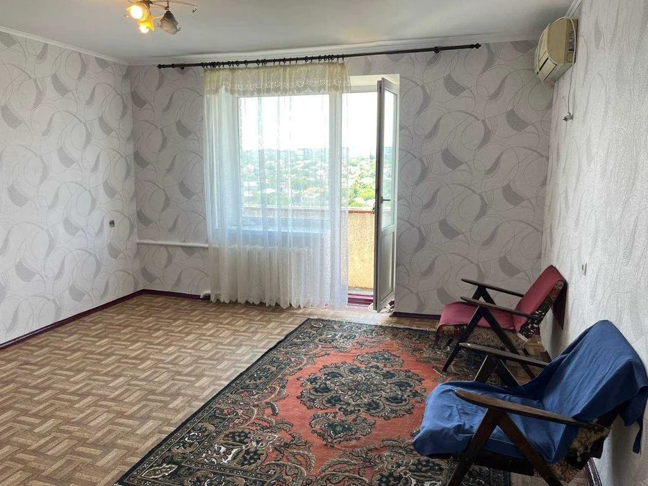 Продам чисту охайну  1 к/к, в районі «Велам»