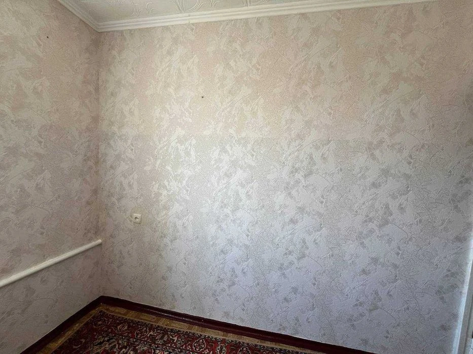 Продам чисту охайну  1 к/к, в районі «Велам»