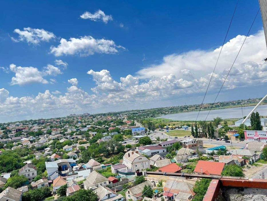 Продам чисту охайну  1 к/к, в районі «Велам»