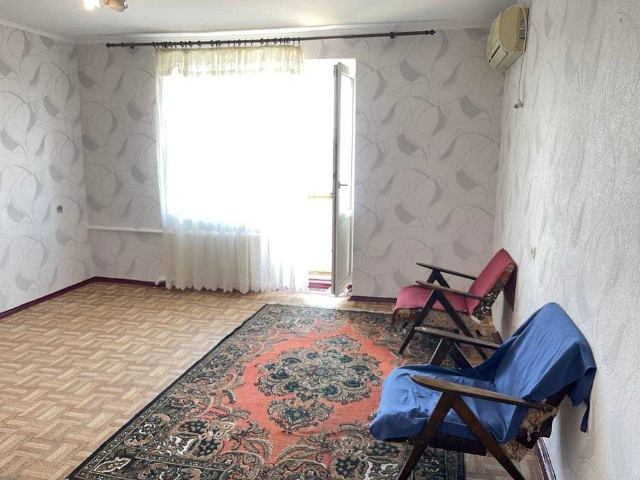 Продам чисту охайну  1 к/к, в районі «Велам»