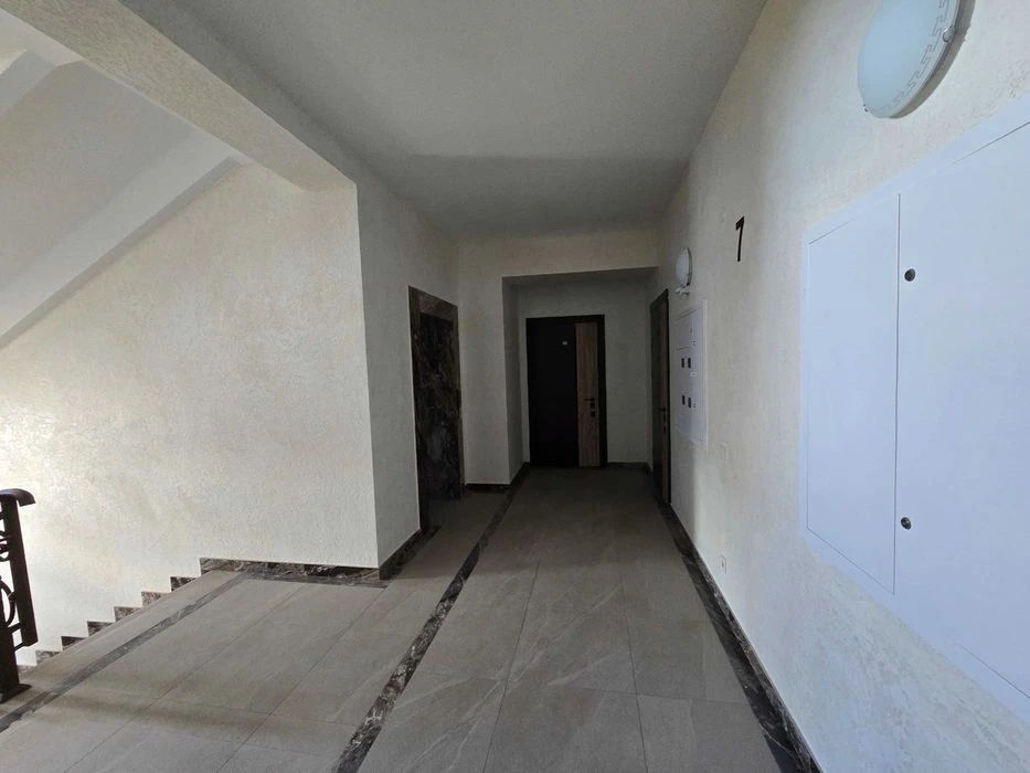 Продаж 3 кімнатна  квартира 109 м2 новобуд + паркінг + комор