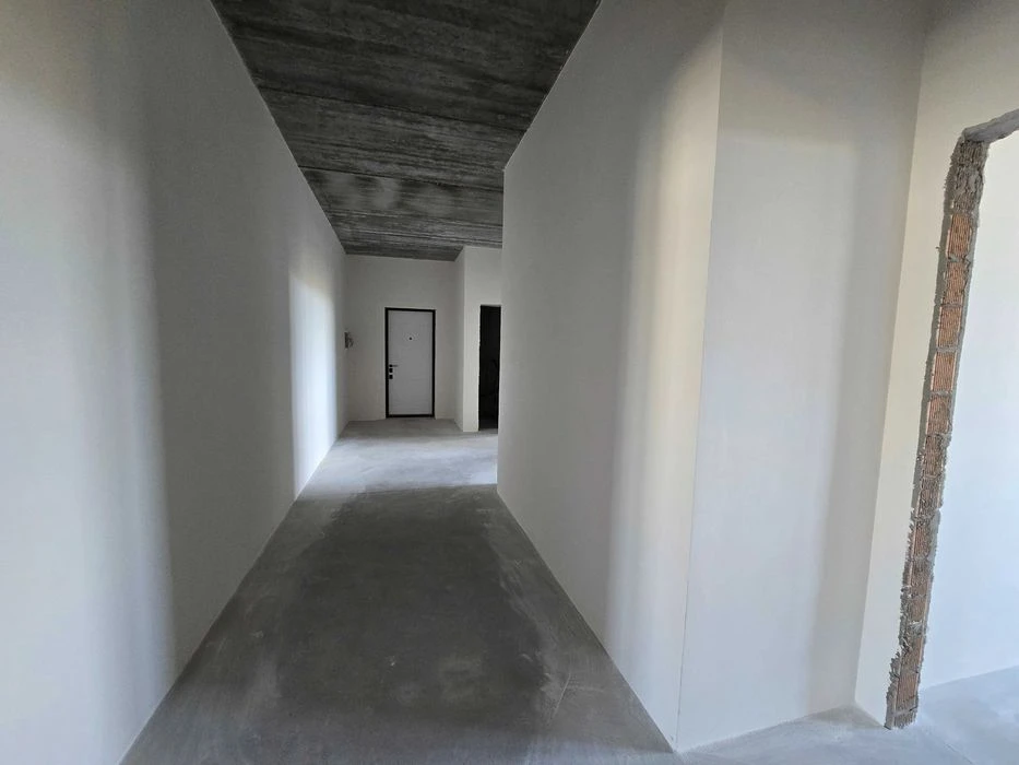 Продаж 3 кімнатна  квартира 109 м2 новобуд + паркінг + комор