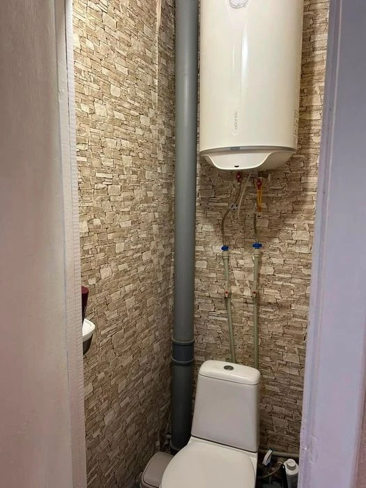 Продам 2 к квартиру в Центрі міста- вул . Шосейна ( супермар