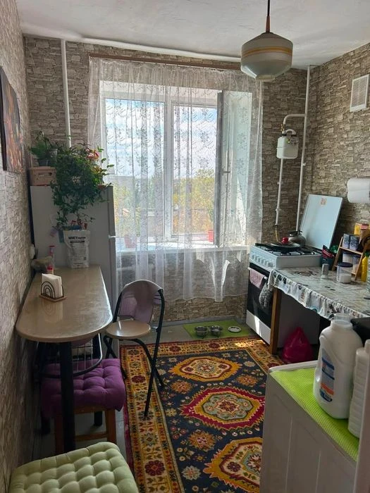 Продам 2 к квартиру в Центрі міста- вул . Шосейна ( супермар