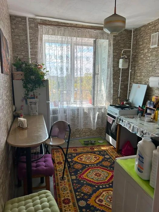Продам 2 к квартиру в Центрі міста- вул . Шосейна ( супермар
