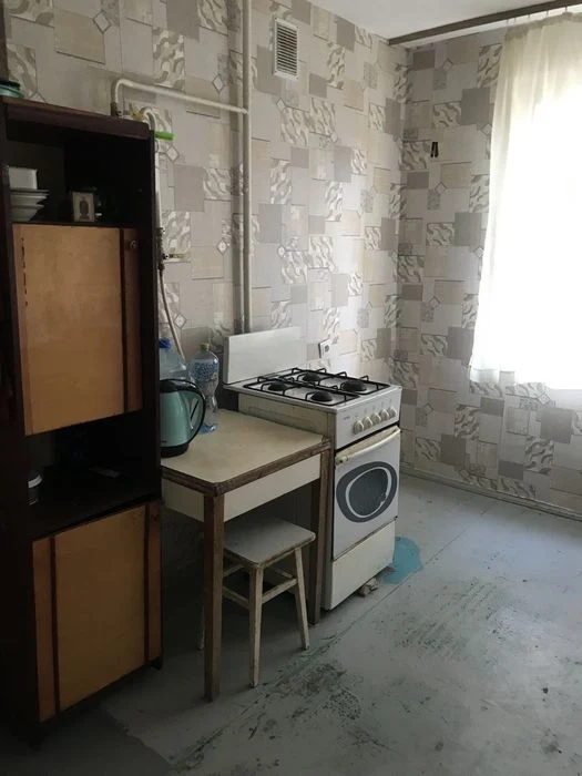 Продаётся 1 к/ к  пр. Корабелов. Без комиссии.