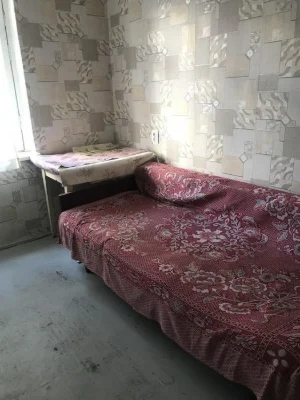 Продаётся 1 к/ к  пр. Корабелов. Без комиссии.