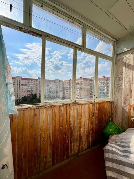 Продаю 3-кімнатну квартиру, Намив, р-н ФОКу, вул. Лазурна. Ц