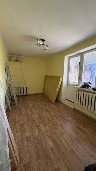 Квартира на ЮТЗ , будинок з новою кришею
