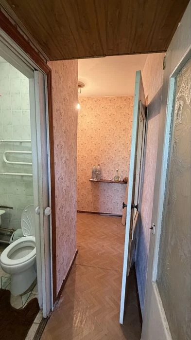 Квартира на ЮТЗ , будинок з новою кришею