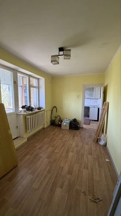 Квартира на ЮТЗ , будинок з новою кришею