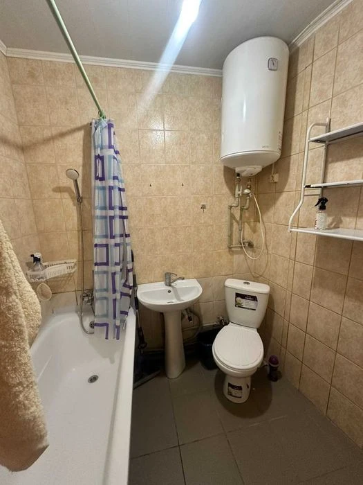 Продам двокімнатну квартиру в центрі міста, пр. Центральний