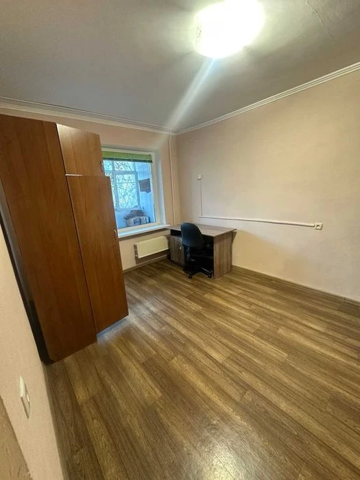 Продам двокімнатну квартиру в центрі міста, пр. Центральний