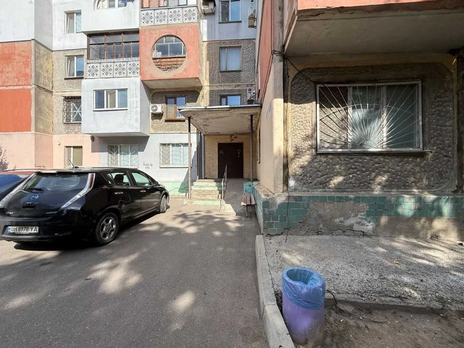Продається однокімнатна квартира. Зручне розташування! вул К