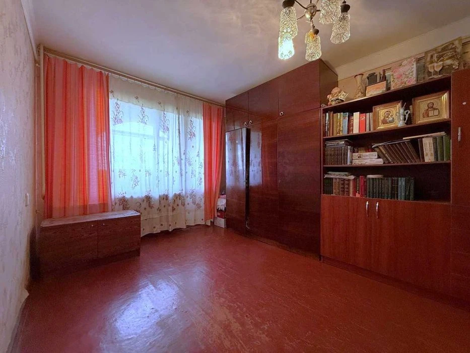 Продається однокімнатна квартира. Зручне розташування! вул К