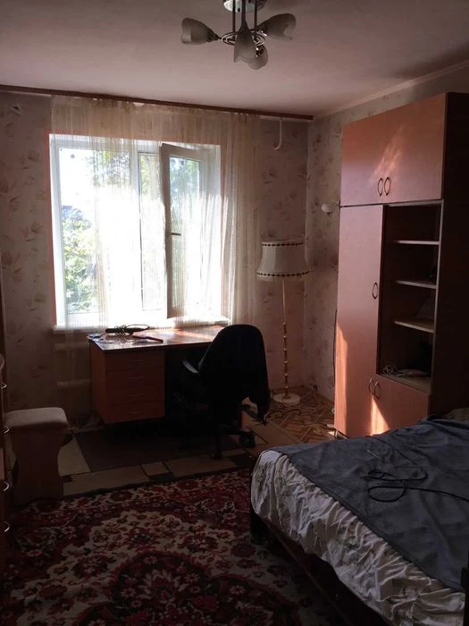 Продажа 3-х к. к. в центре Корабельного района на 3 этаже.