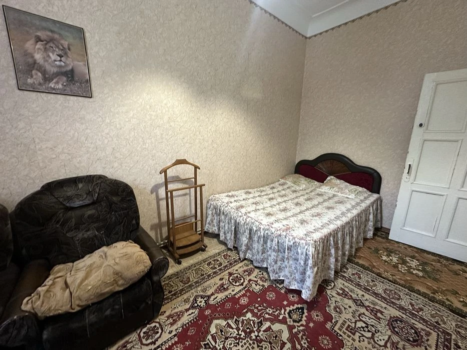 Продаю 4кв з гаражем та автономним опаленням