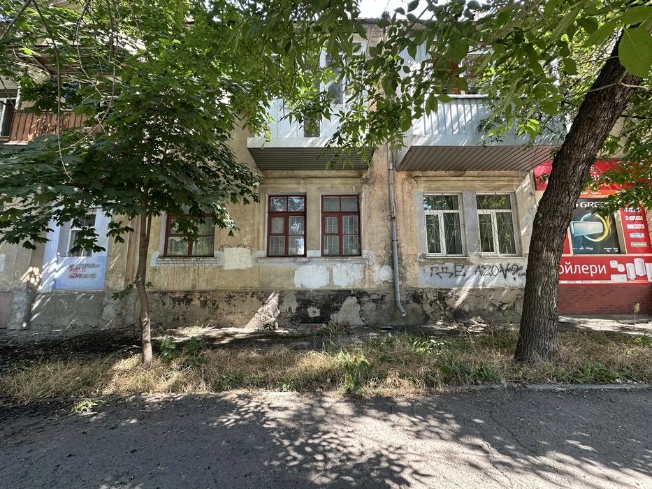 Продаю 4кв з гаражем та автономним опаленням