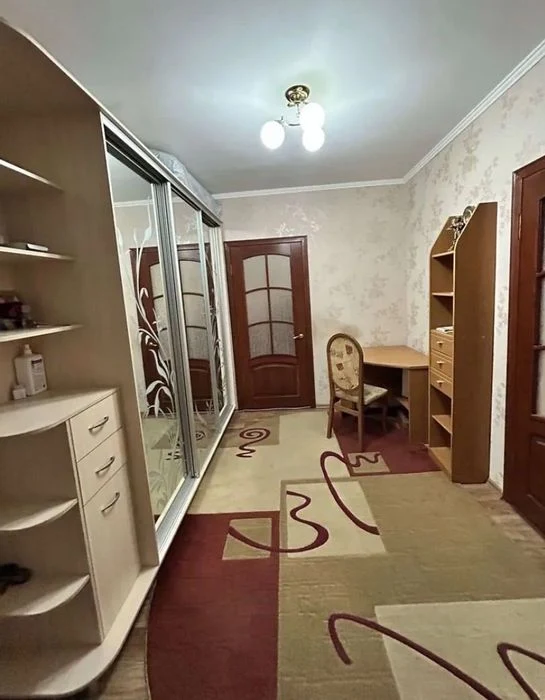 Продаж двокімнатної квартири з великою кухнею в мкр. Північн