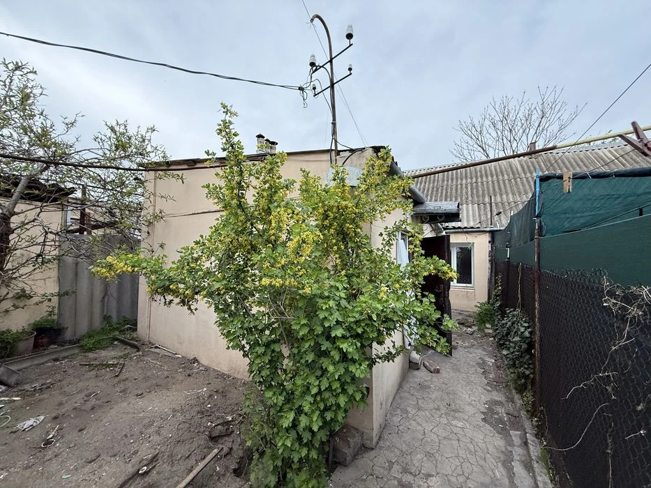 Двухкомнатный жилкоп со своим двориком возле КИТа на Скорохо
