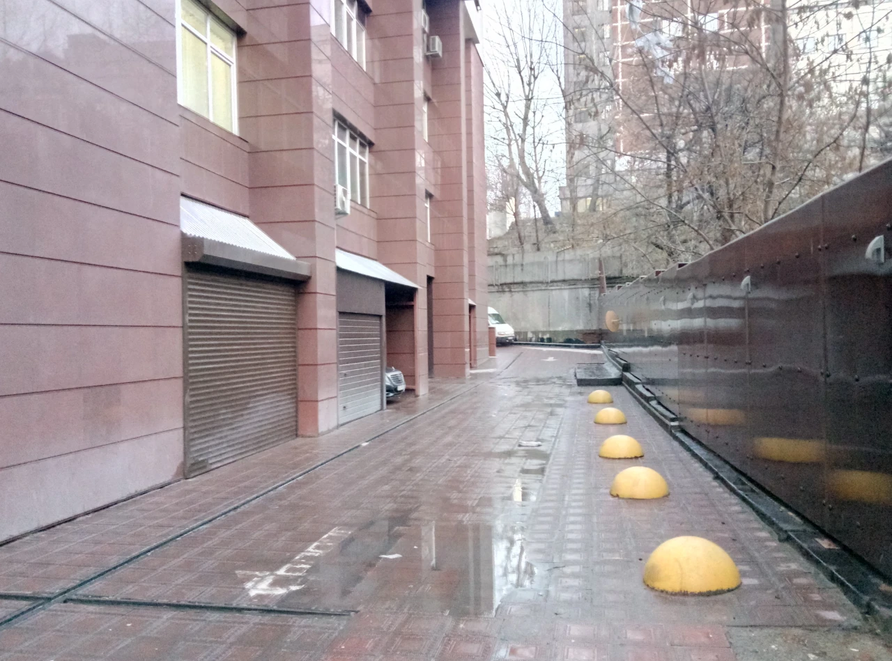 For sale: 3-room apartment, 140 m², Klovsky Spusk, 7A
