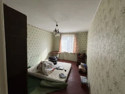 Трешка на Космонавтов/12Продольная.7/9.Под ремонт