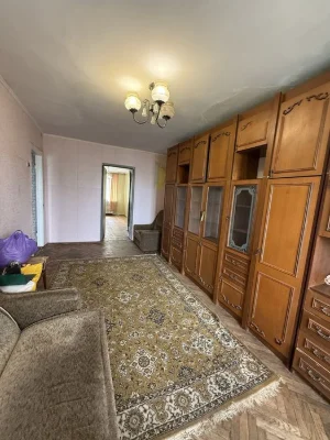 Продаю 2 к квартиру , ул.Космонавтов , 54