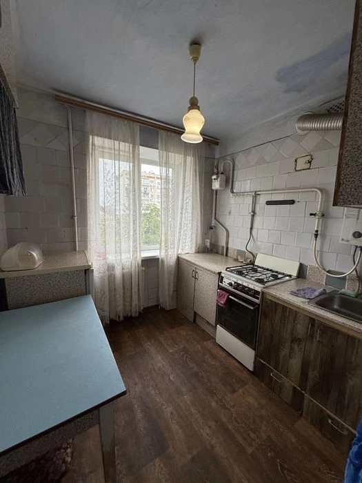 Продаю 2 к квартиру , ул.Космонавтов , 54