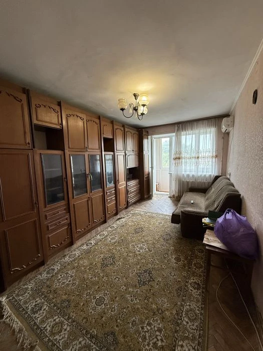 Продаю 2 к квартиру , ул.Космонавтов , 54