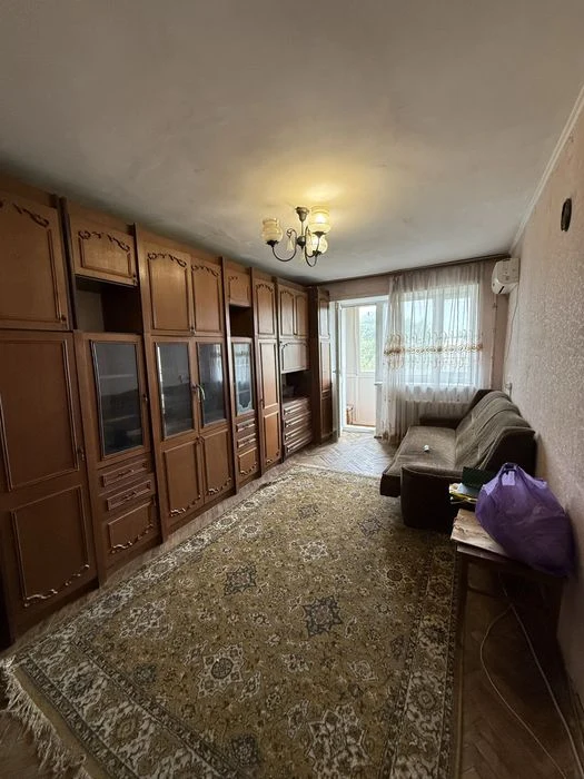 Продаю 2 к квартиру , ул.Космонавтов , 54