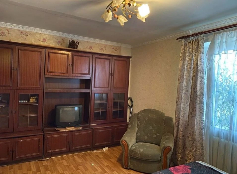 Продаю 2 кімнатну квартиру на Космонавтів.Сертифікат!