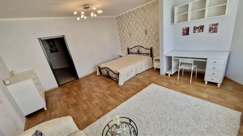 Продаж гарної 3 к.к. в новому домі за ТРЦ Магелан, Соляні