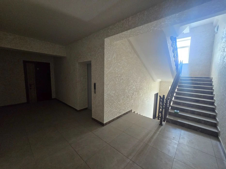 Продаж 1 кімнатна квартира 50 м2 новобуд вул. Садова Централ