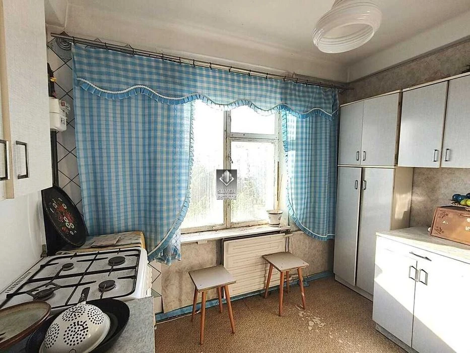 Продажа: 3-комнатная квартира раздельной планировки, ул. Сви